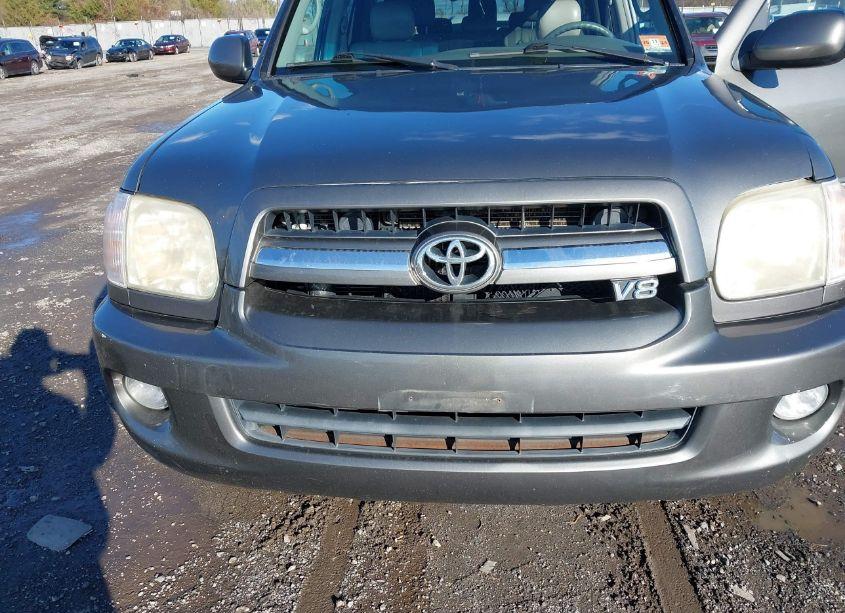 Photo 6 of 2005 Toyota Sequoia LIMITED V8 (VIN 5TDBT48A85S246397)