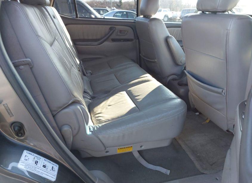 Photo 8 of 2005 Toyota Sequoia LIMITED V8 (VIN 5TDBT48A85S246397)