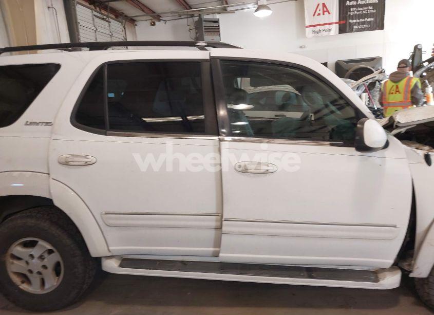 Photo 13 of 2001 Toyota Sequoia LIMITED (VIN 5TDBT48A91S010321)
