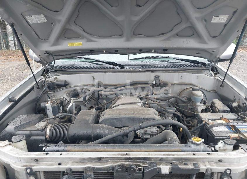 Photo 10 of 2002 Toyota Sequoia LIMITED V8 (VIN 5TDBT48A92S061934)