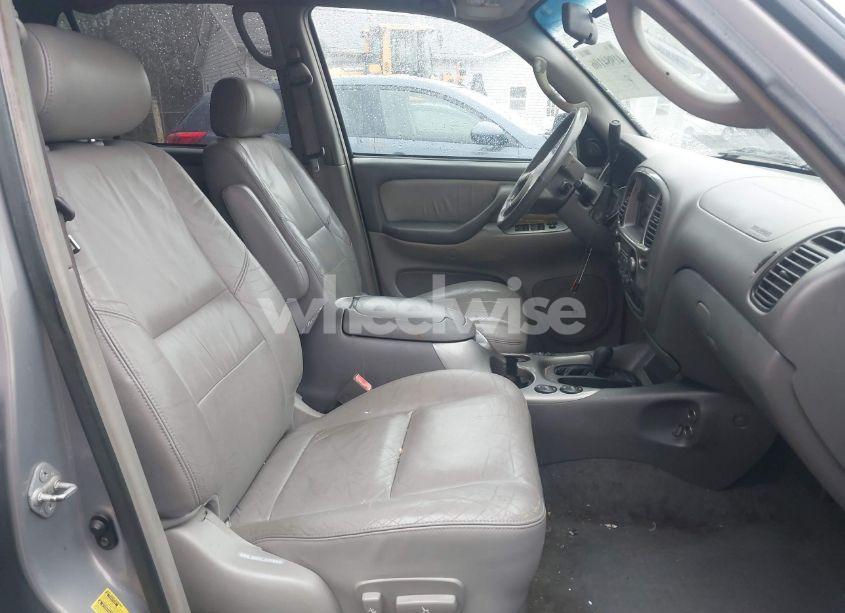 Photo 5 of 2002 Toyota Sequoia LIMITED V8 (VIN 5TDBT48A92S061934)