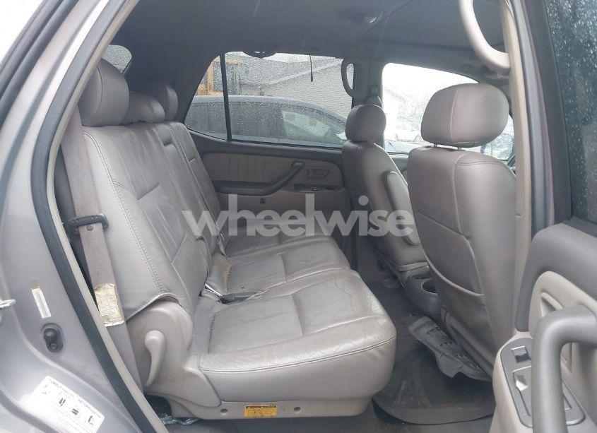 Photo 8 of 2002 Toyota Sequoia LIMITED V8 (VIN 5TDBT48A92S061934)