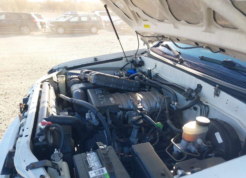 Photo 10 of 2002 Toyota Sequoia LIMITED V8 (VIN 5TDBT48A92S102854)