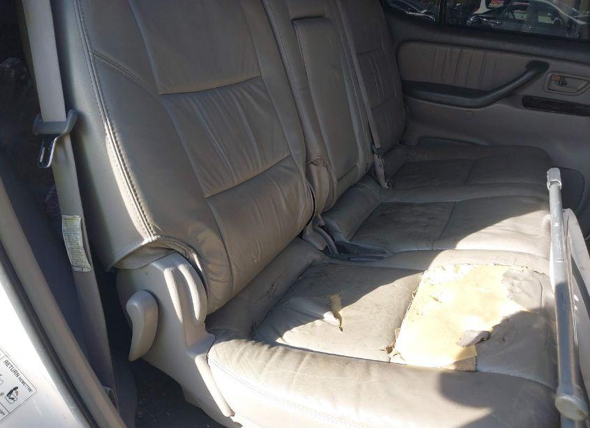 Photo 8 of 2002 Toyota Sequoia LIMITED V8 (VIN 5TDBT48A92S102854)