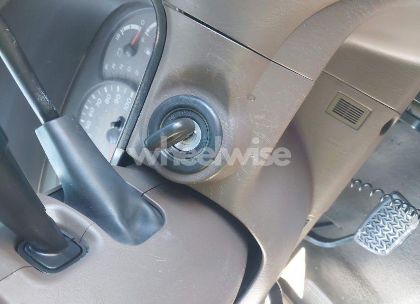 Photo 11 of 2003 Toyota Sequoia LIMITED V8 (VIN 5TDBT48A93S176339)