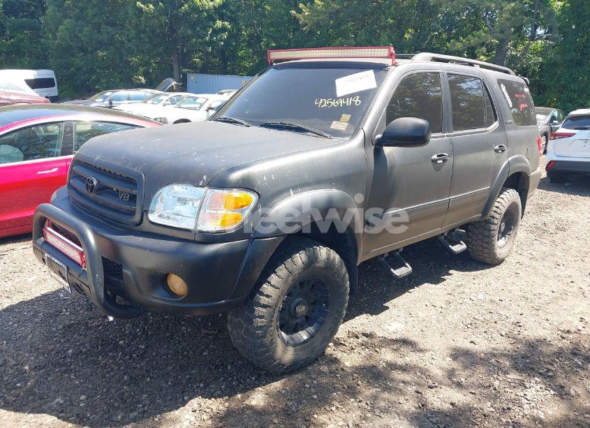 Photo 2 of 2001 Toyota Sequoia LIMITED V8 (VIN 5TDBT48AX1S010084)