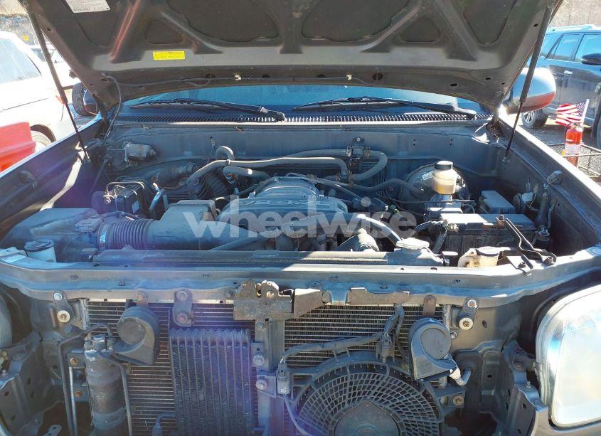 Photo 10 of 2003 Toyota Sequoia LIMITED (VIN 5TDBT48AX3S163180)