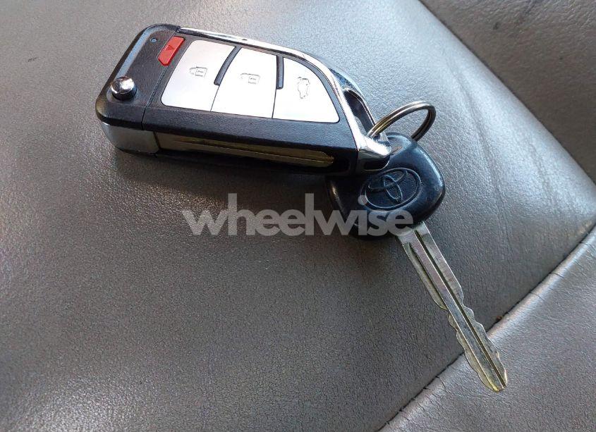 Photo 11 of 2003 Toyota Sequoia LIMITED (VIN 5TDBT48AX3S163180)