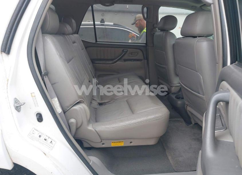 Photo 8 of 2004 Toyota Sequoia LIMITED V8 (VIN 5TDBT48AX4S220494)