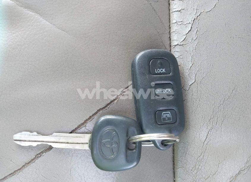 Photo 11 of 2005 Toyota Sequoia LIMITED V8 (VIN 5TDBT48AX5S249866)