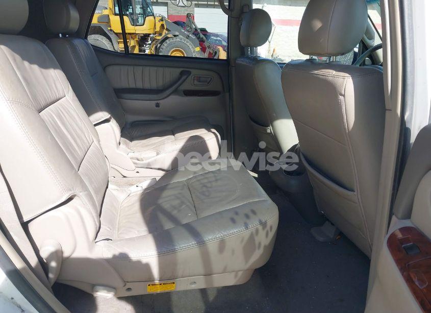 Photo 8 of 2005 Toyota Sequoia LIMITED V8 (VIN 5TDBT48AX5S249866)