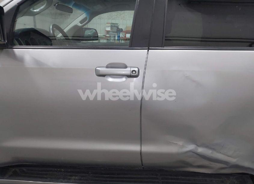 Photo 14 of 2009 Toyota Sequoia SR5 4.7L V8 (VIN 5TDBT64A19S000265)