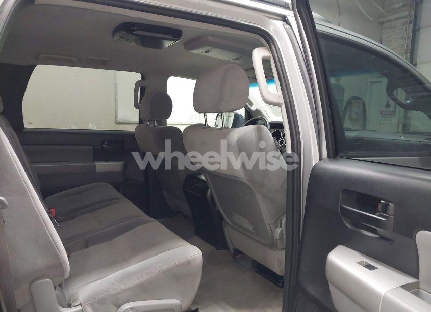 Photo 8 of 2009 Toyota Sequoia SR5 4.7L V8 (VIN 5TDBT64A19S000265)