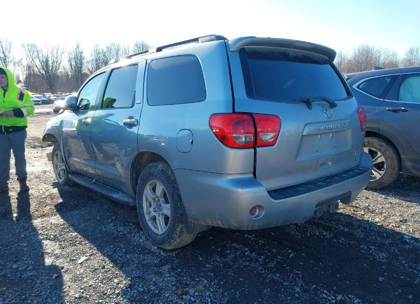 Photo 3 of 2013 Toyota Sequoia SR5 5.7L V8 (VIN 5TDBW5G10DS086951)