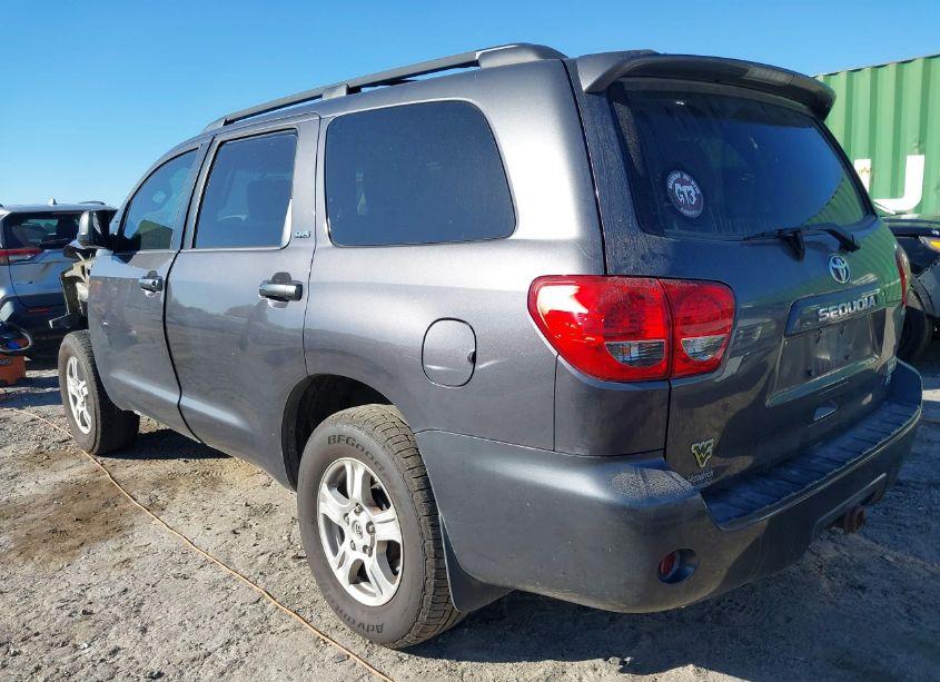 Photo 3 of 2015 Toyota Sequoia SR5 5.7L V8 (VIN 5TDBW5G14FS111918)