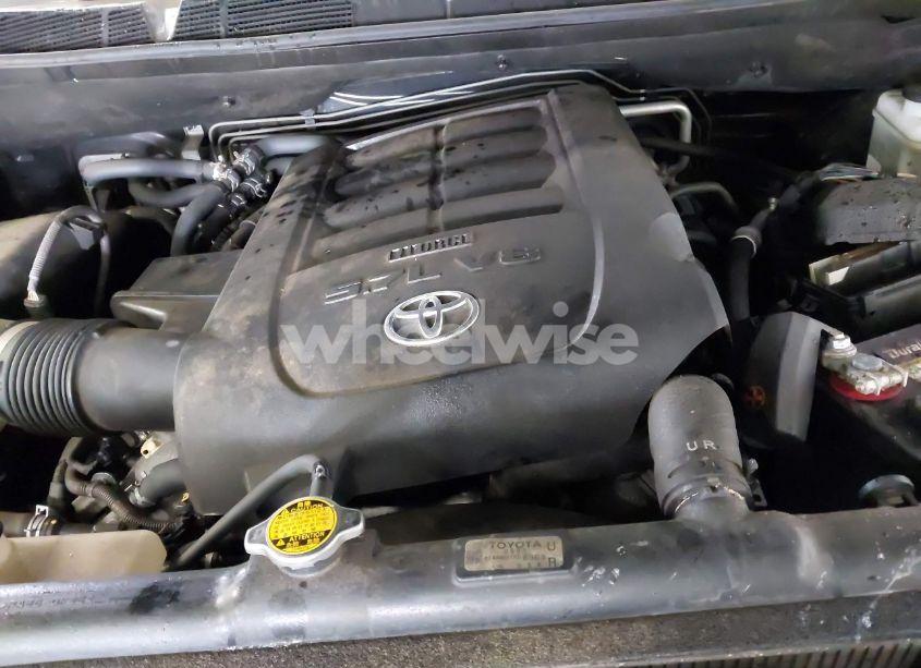 Photo 10 of 2012 Toyota Sequoia SR5 5.7L V8 (VIN 5TDBW5G15CS060344)
