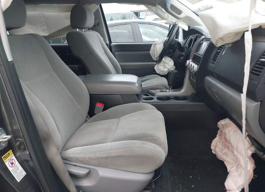 Photo 5 of 2016 Toyota Sequoia SR5 5.7L V8 (VIN 5TDBW5G15GS129281)