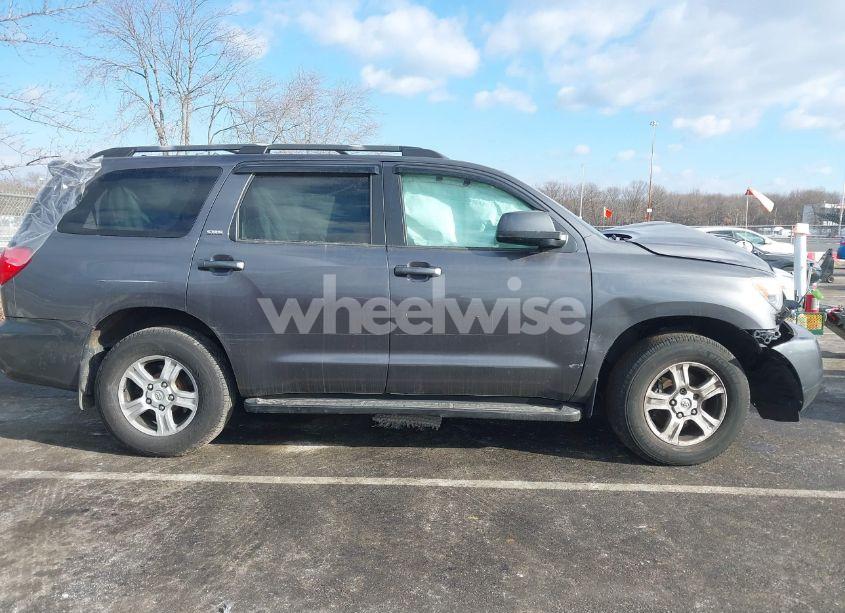 Photo 13 of 2017 Toyota Sequoia SR5 (VIN 5TDBW5G15HS152061)