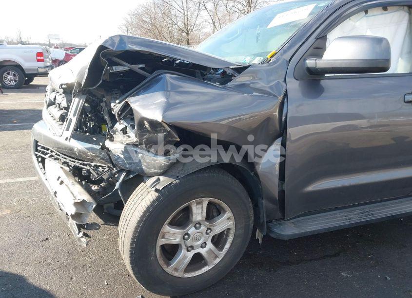 Photo 6 of 2017 Toyota Sequoia SR5 (VIN 5TDBW5G15HS152061)