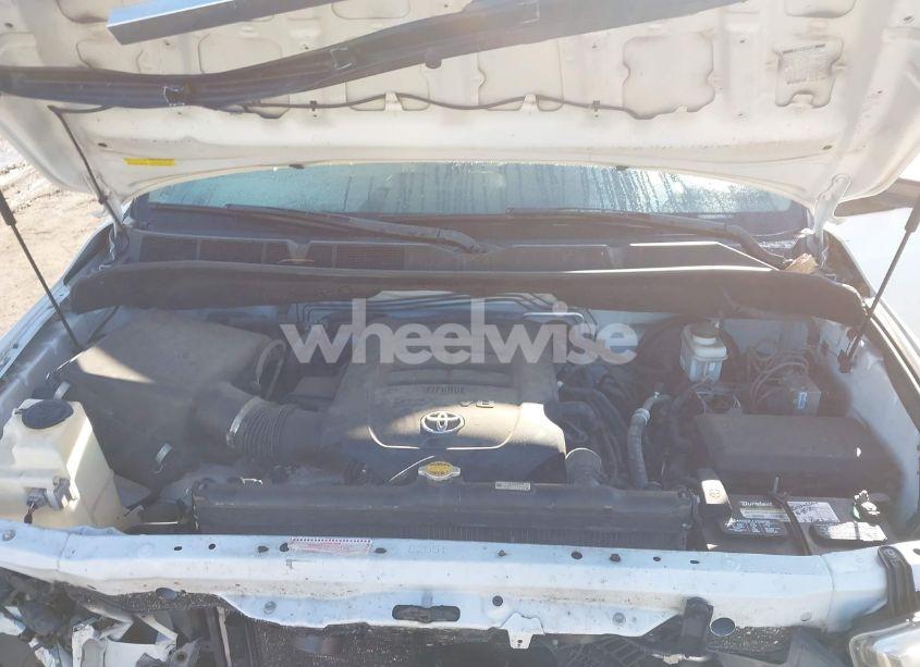 Photo 10 of 2013 Toyota Sequoia SR5 5.7L V8 (VIN 5TDBW5G17DS086641)