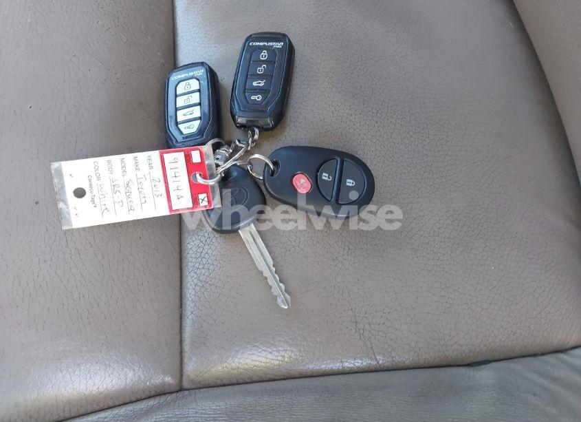 Photo 11 of 2013 Toyota Sequoia SR5 5.7L V8 (VIN 5TDBW5G17DS086641)