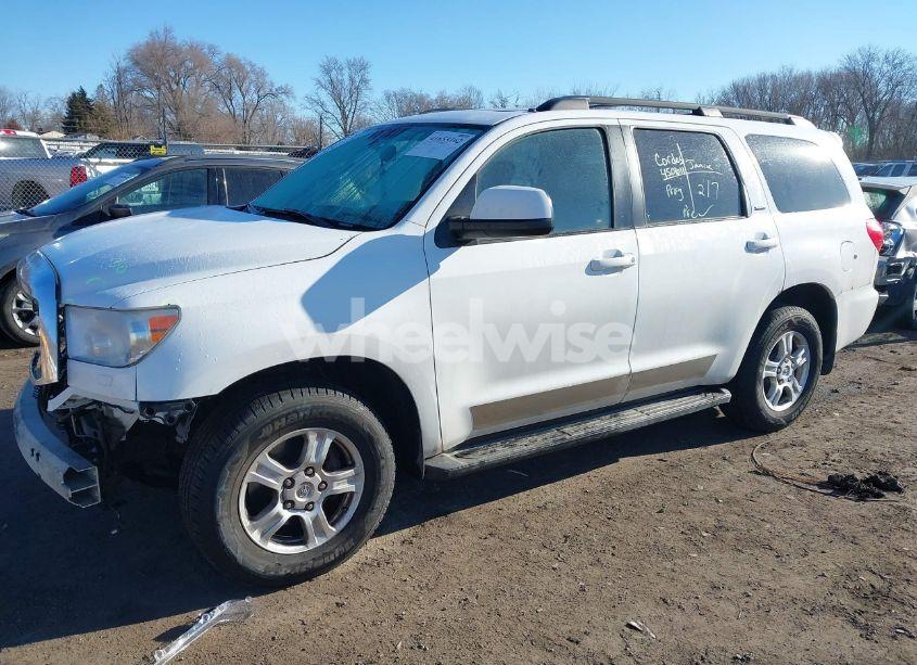 Photo 2 of 2013 Toyota Sequoia SR5 5.7L V8 (VIN 5TDBW5G17DS086641)