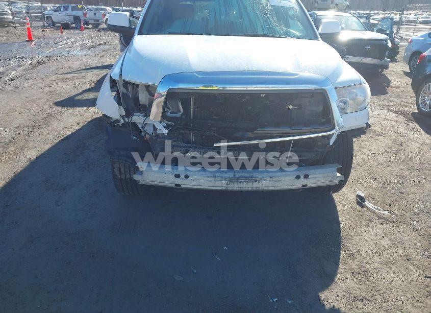 Photo 6 of 2013 Toyota Sequoia SR5 5.7L V8 (VIN 5TDBW5G17DS086641)