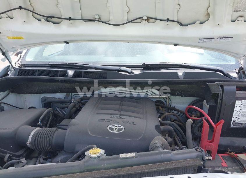 Photo 10 of 2013 Toyota Sequoia SR5 5.7L V8 (VIN 5TDBW5G18DS077639)