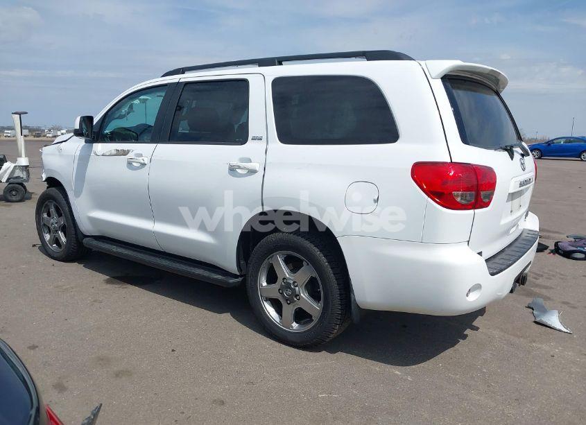 Photo 3 of 2013 Toyota Sequoia SR5 5.7L V8 (VIN 5TDBW5G18DS077639)