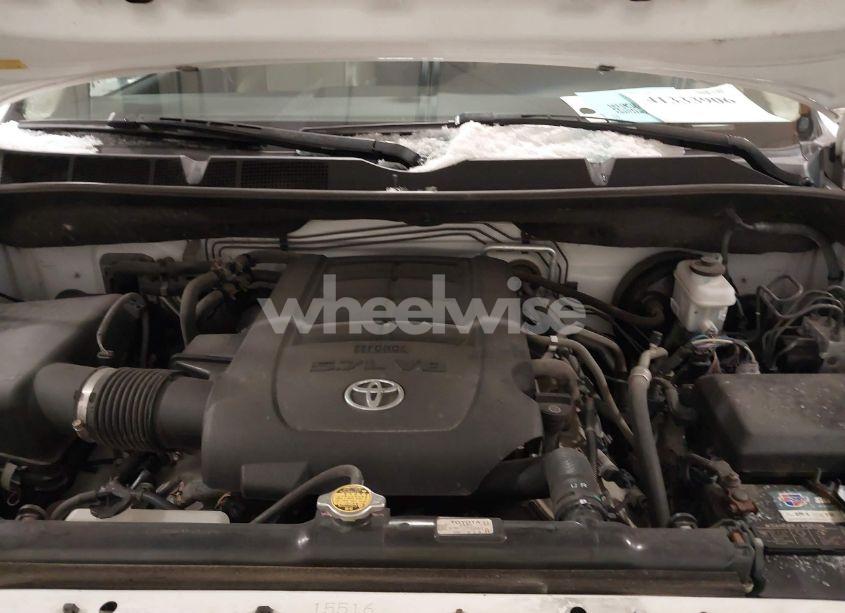 Photo 10 of 2011 Toyota Sequoia SR5 5.7L V8 (VIN 5TDBW5G19BS053203)