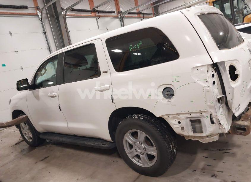 Photo 14 of 2011 Toyota Sequoia SR5 5.7L V8 (VIN 5TDBW5G19BS053203)