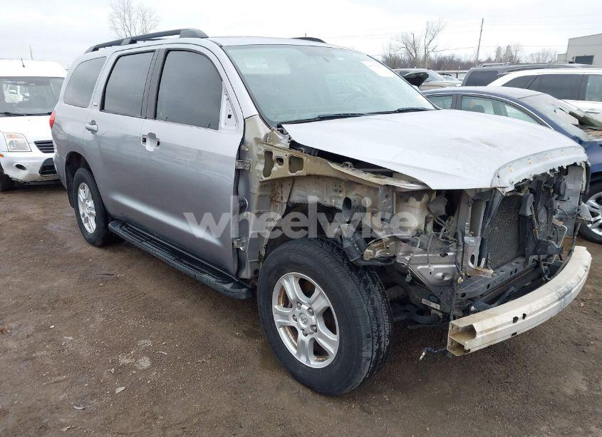 2013 Toyota Sequoia SR5 5.7L V8 (VIN 5TDBW5G1XDS078226) main photo