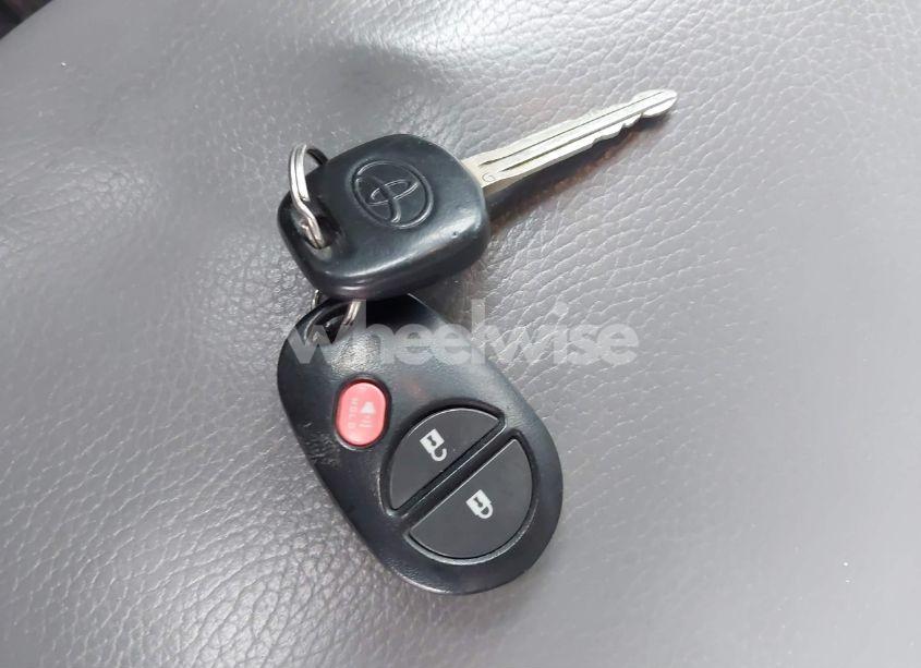 Photo 11 of 2013 Toyota Sequoia SR5 5.7L V8 (VIN 5TDBW5G1XDS078226)