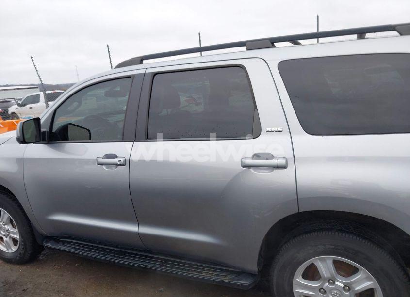 Photo 15 of 2013 Toyota Sequoia SR5 5.7L V8 (VIN 5TDBW5G1XDS078226)