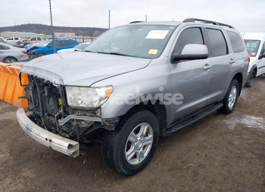 Photo 2 of 2013 Toyota Sequoia SR5 5.7L V8 (VIN 5TDBW5G1XDS078226)