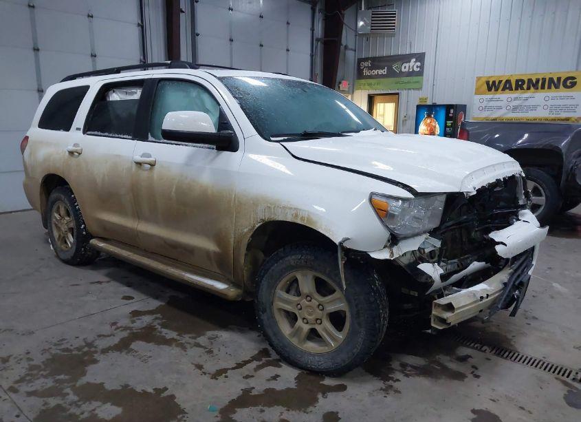 2014 Toyota Sequoia SR5 5.7L V8 (VIN 5TDBW5G1XES099790) main photo