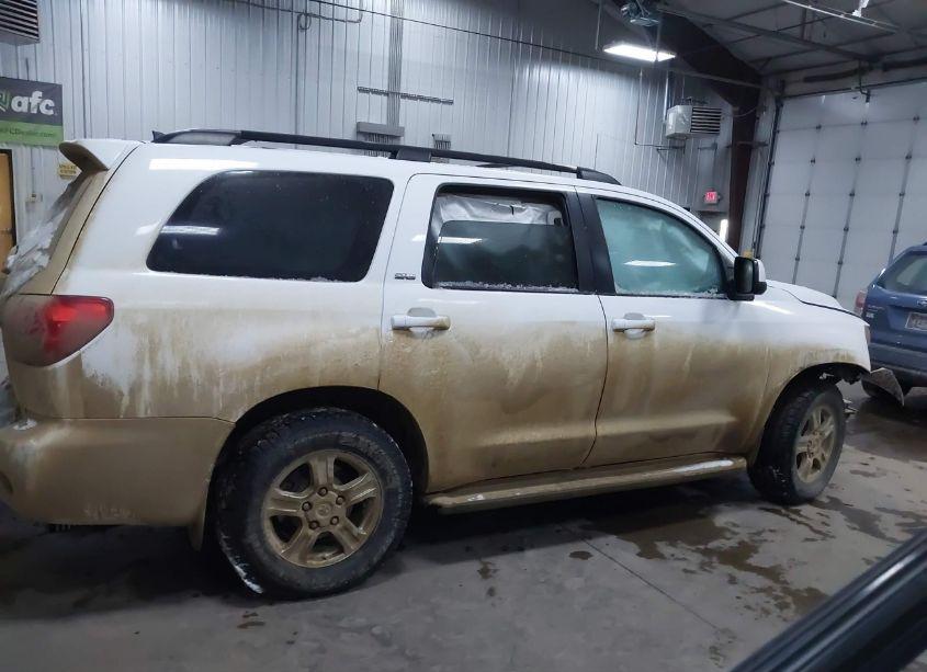 Photo 13 of 2014 Toyota Sequoia SR5 5.7L V8 (VIN 5TDBW5G1XES099790)