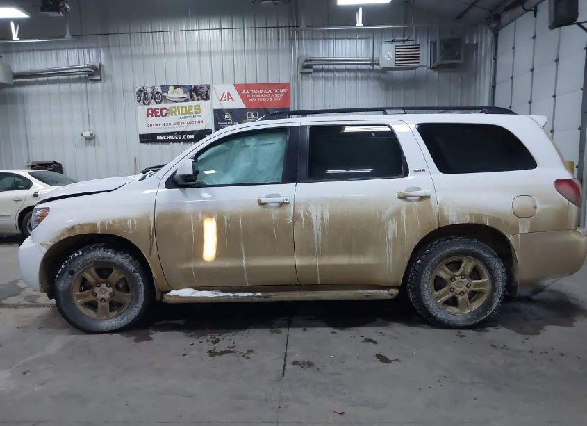 Photo 14 of 2014 Toyota Sequoia SR5 5.7L V8 (VIN 5TDBW5G1XES099790)