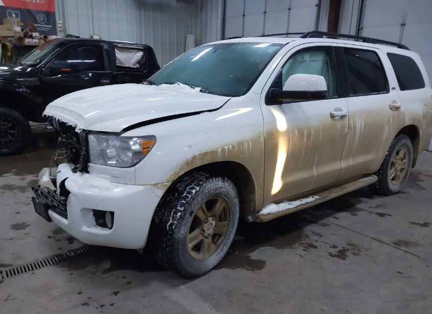 Photo 2 of 2014 Toyota Sequoia SR5 5.7L V8 (VIN 5TDBW5G1XES099790)