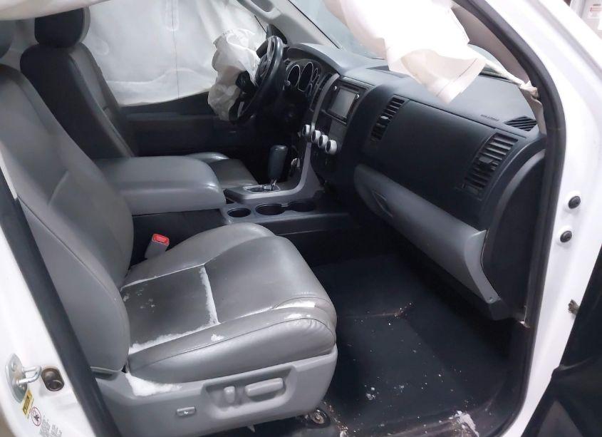 Photo 5 of 2014 Toyota Sequoia SR5 5.7L V8 (VIN 5TDBW5G1XES099790)