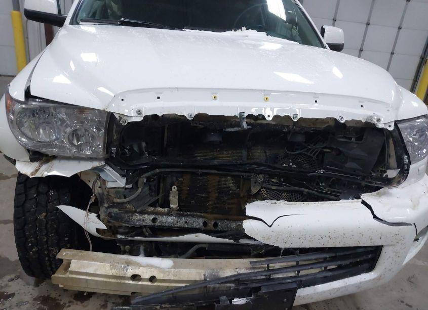 Photo 6 of 2014 Toyota Sequoia SR5 5.7L V8 (VIN 5TDBW5G1XES099790)