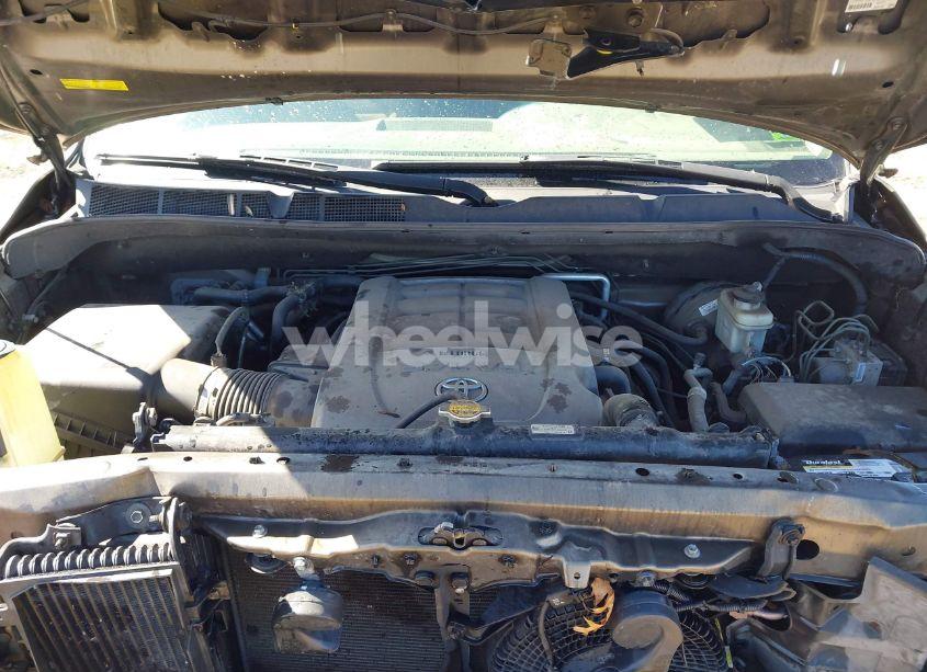 Photo 10 of 2010 Toyota Sequoia SR5 5.7L V8 (VIN 5TDBY5G10AS027095)