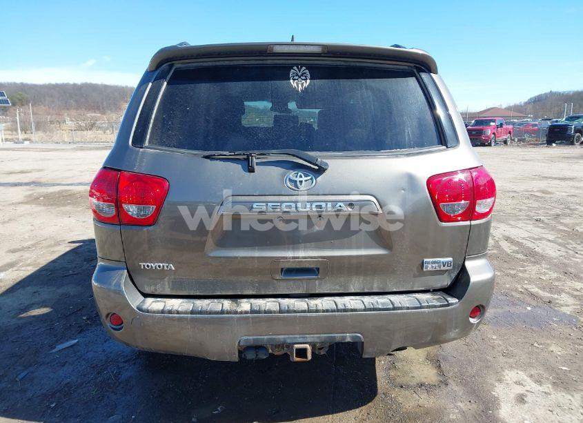 Photo 16 of 2010 Toyota Sequoia SR5 5.7L V8 (VIN 5TDBY5G10AS027095)