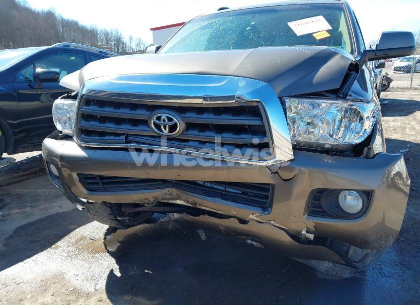Photo 6 of 2010 Toyota Sequoia SR5 5.7L V8 (VIN 5TDBY5G10AS027095)