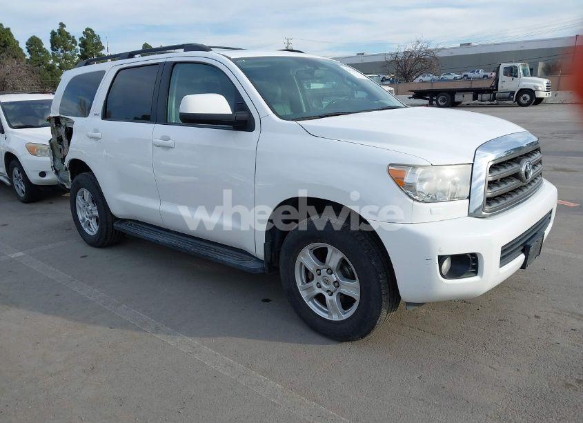 2017 Toyota Sequoia SR5 (VIN 5TDBY5G10HS149112) main photo
