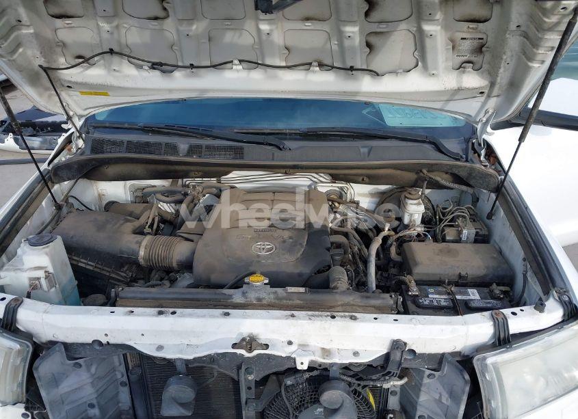 Photo 10 of 2017 Toyota Sequoia SR5 (VIN 5TDBY5G10HS149112)