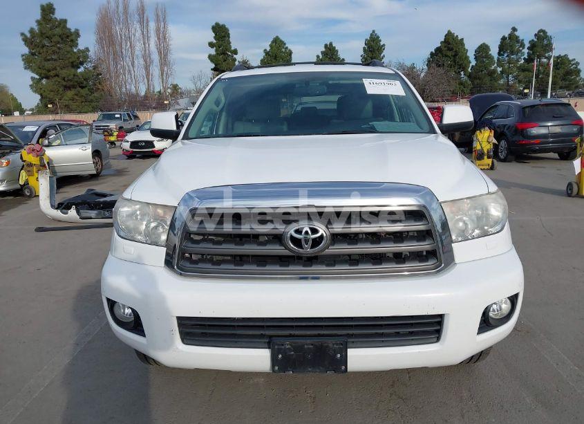 Photo 13 of 2017 Toyota Sequoia SR5 (VIN 5TDBY5G10HS149112)