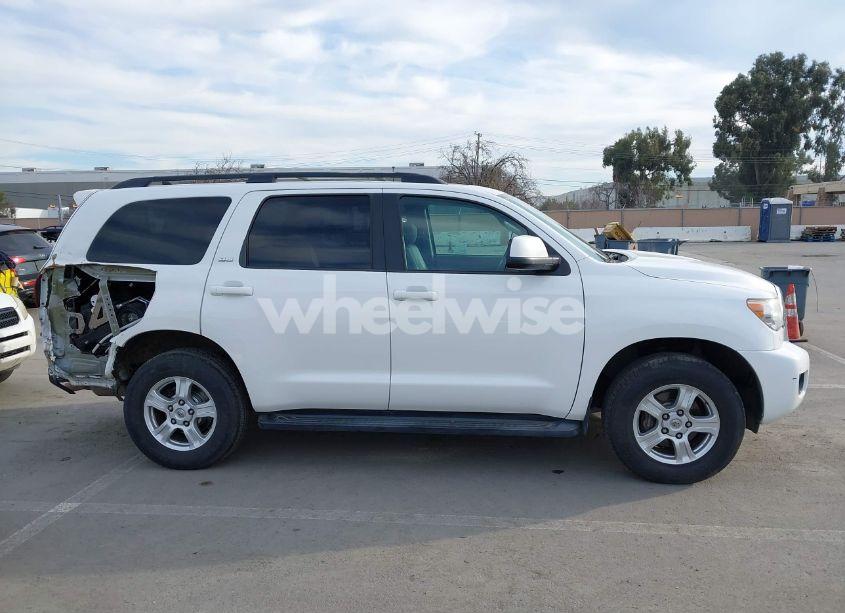 Photo 14 of 2017 Toyota Sequoia SR5 (VIN 5TDBY5G10HS149112)