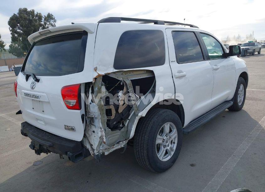 Photo 4 of 2017 Toyota Sequoia SR5 (VIN 5TDBY5G10HS149112)