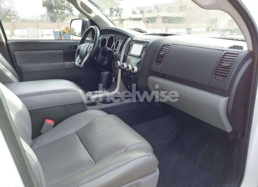 Photo 5 of 2017 Toyota Sequoia SR5 (VIN 5TDBY5G10HS149112)